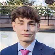 Estudiante de comercio internacional y previamente ingeniería de datos. Clases de varias materias desde bachillerato hacia atrás.